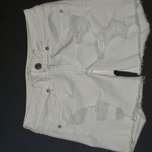 American Eagle white shorts